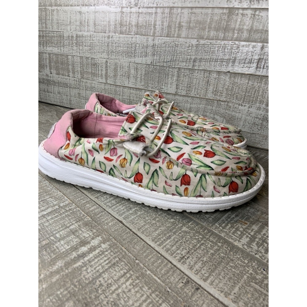 HEY DUDE Wendy Tulip Bouquet Slip On Shoes Women's Size 6 Loafers Pink